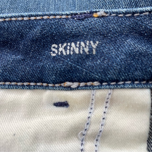 Banana Republic Dark Wash Skinny Jeans.  Size 27R - Picture 4 of 7